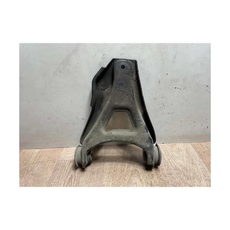 Bras inferieur avant droit RENAULT CLIO 2 PHASE 1 d’occasion