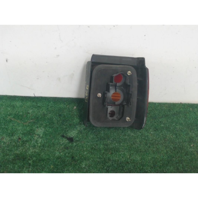 Feu arriere principal gauche (feux) VOLKSWAGEN PASSAT IV (3A5) BREAK d’occasion