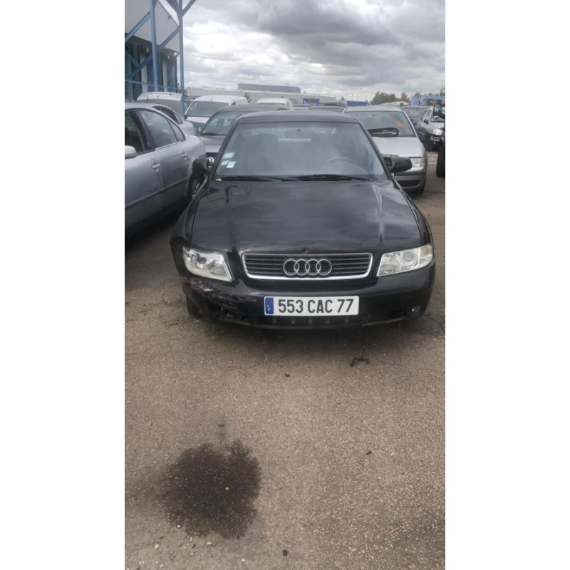 Pare boue avant droit AUDI A4 1 PHASE 2 d’occasion