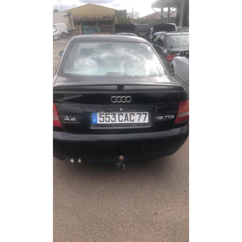 Pare boue avant droit AUDI A4 1 PHASE 2 d’occasion