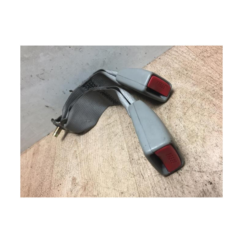 Attache ceinture arriere droit NISSAN X-TRAIL 1 PHASE 2 d’occasion