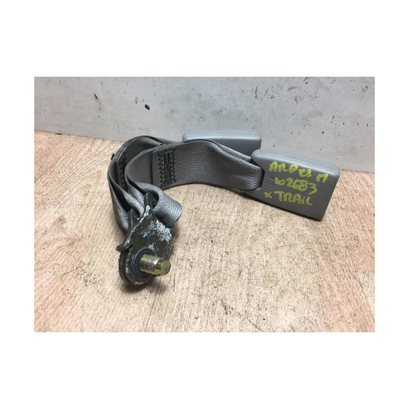 Attache ceinture arriere droit NISSAN X-TRAIL 1 PHASE 2 d’occasion