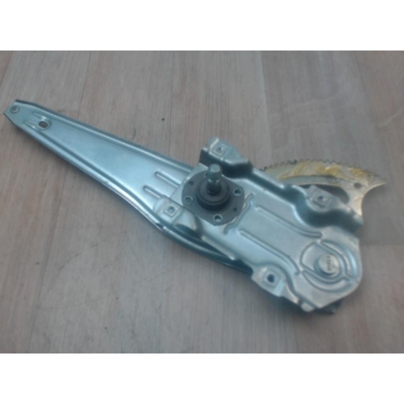 Leve vitre mecanique arriere droit TOYOTA YARIS I PHASE 2 d’occasion