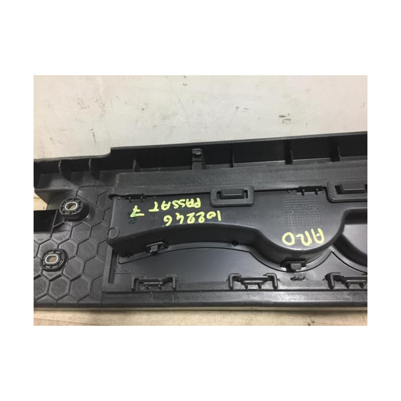 Garniture hayon VOLKSWAGEN PASSAT 7 PHASE 1 BREAK d’occasion