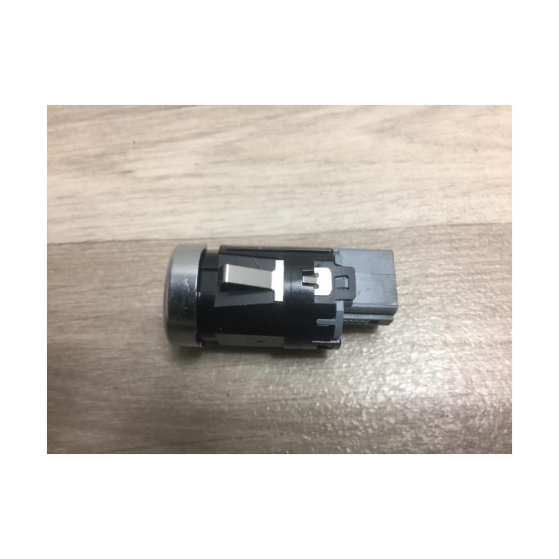 Bouton de demarrage VOLKSWAGEN PASSAT 7 PHASE 1 BREAK d’occasion