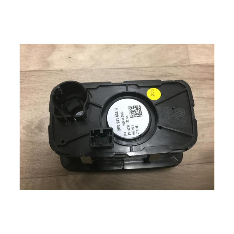 Commande de phare VOLKSWAGEN PASSAT 7 PHASE 1 BREAK d’occasion