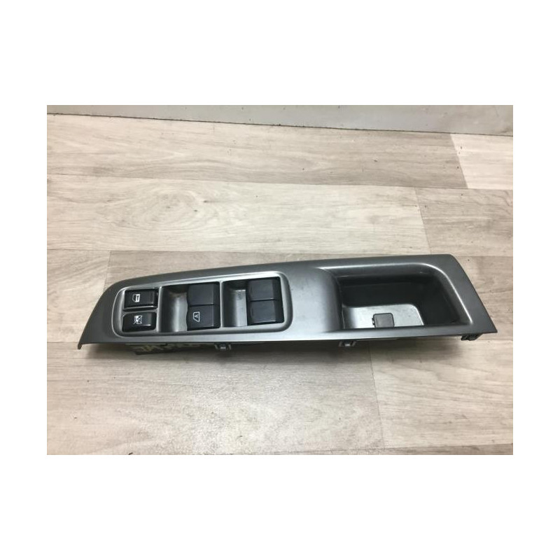 Interrupteur de leve vitre avant gauche SUBARU IMPREZA 2 d’occasion