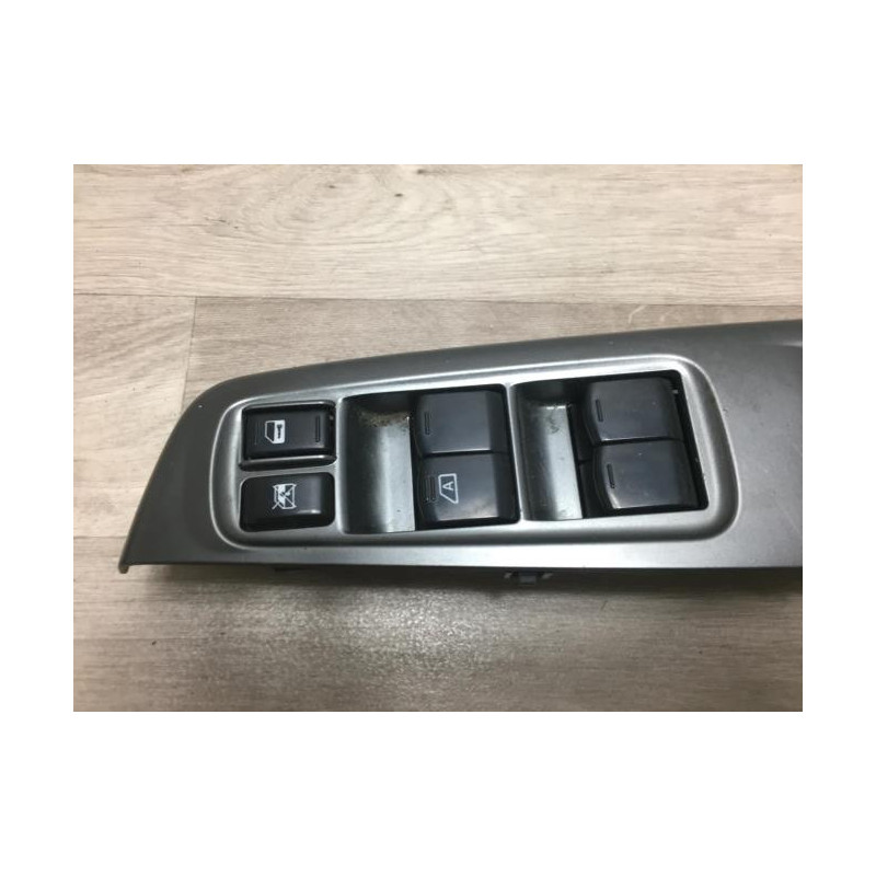 Interrupteur de leve vitre avant gauche SUBARU IMPREZA 2 d’occasion