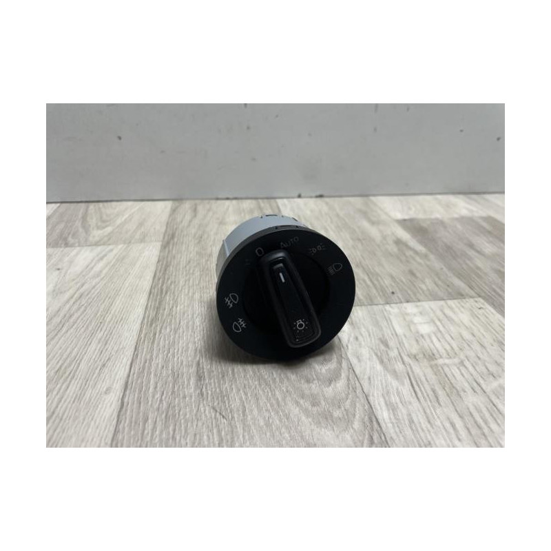 Commande de phare SKODA FABIA 3 PHASE 1 d’occasion