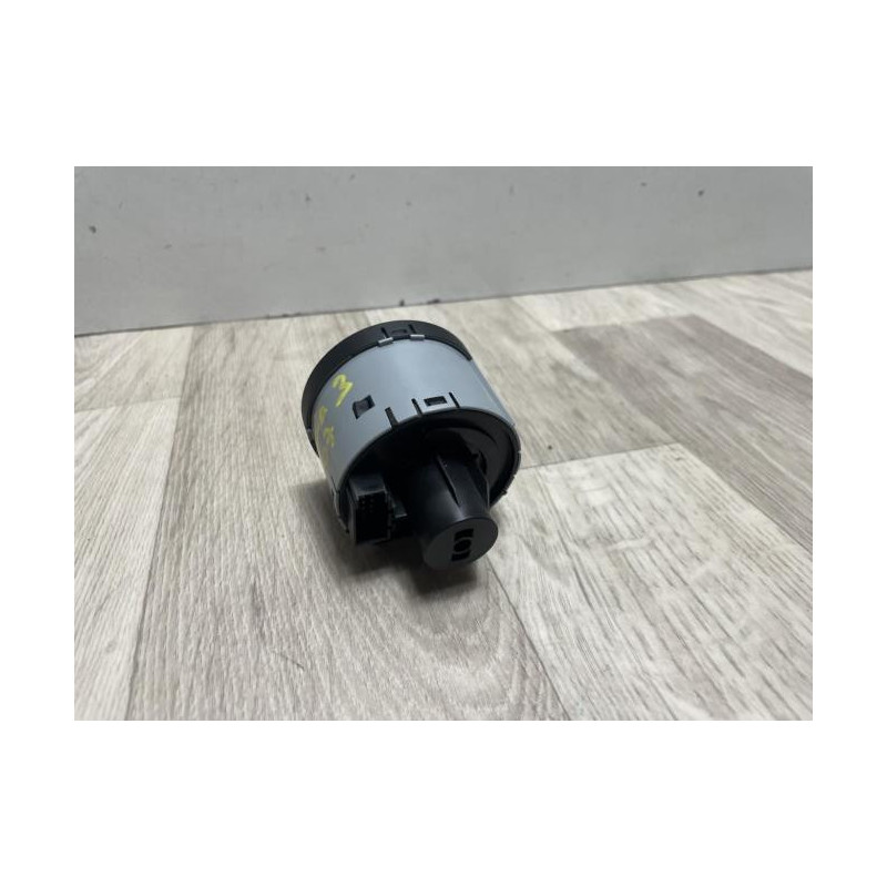 Commande de phare SKODA FABIA 3 PHASE 1 d’occasion