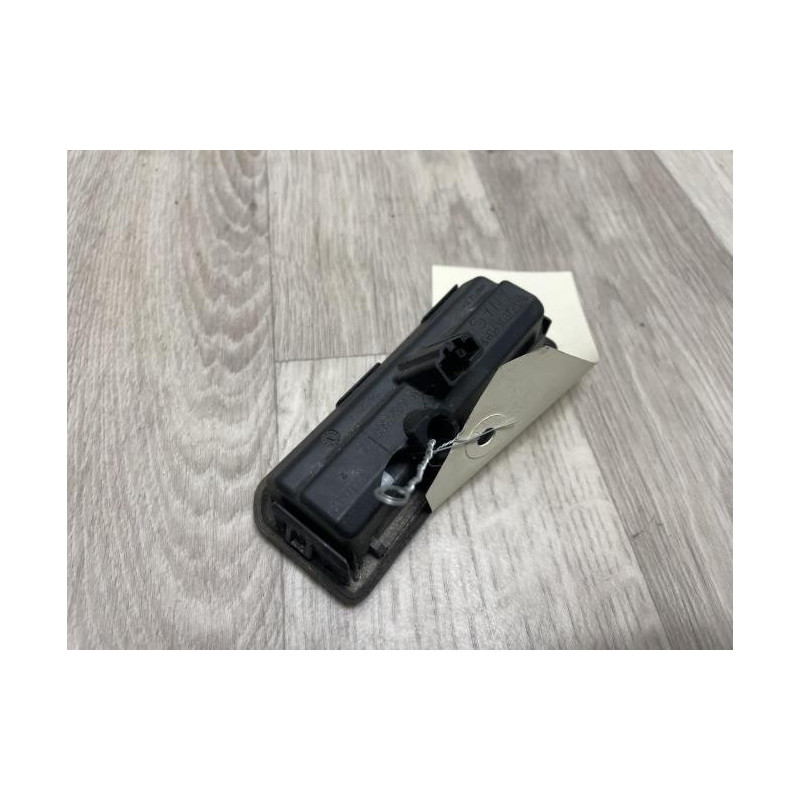 Bouton de coffre SKODA FABIA 3 PHASE 1 d’occasion