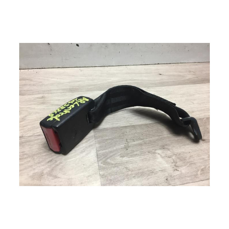 Attache ceinture arriere centrale PEUGEOT 206 PHASE 1 d’occasion