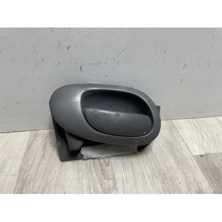 Poignee interieur avant gauche PEUGEOT 206 PHASE 1 d’occasion
