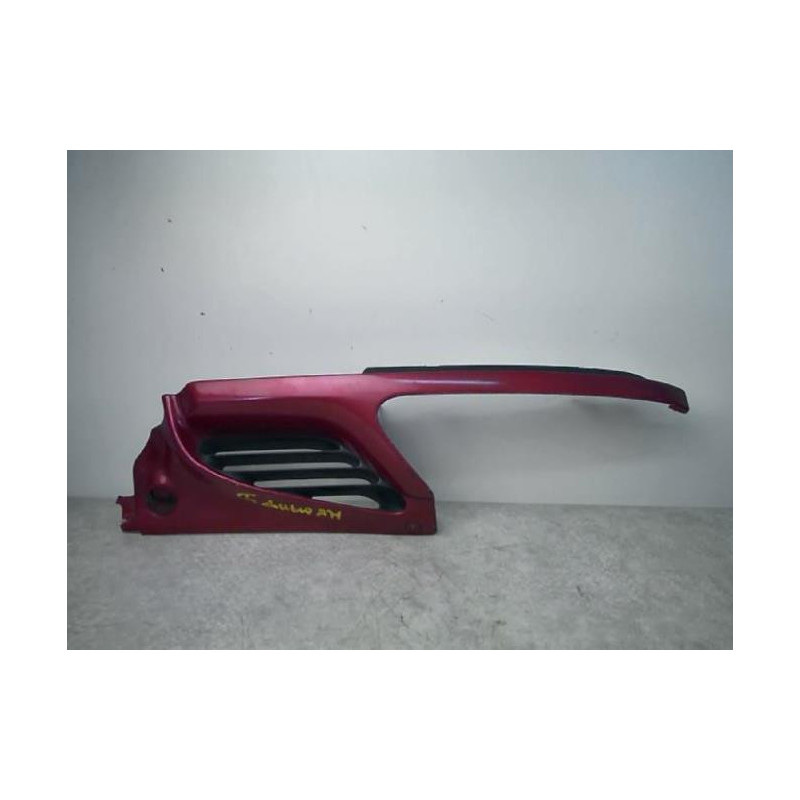 Grille de calandre droite RENAULT MEGANE 1 PHASE 1 d’occasion
