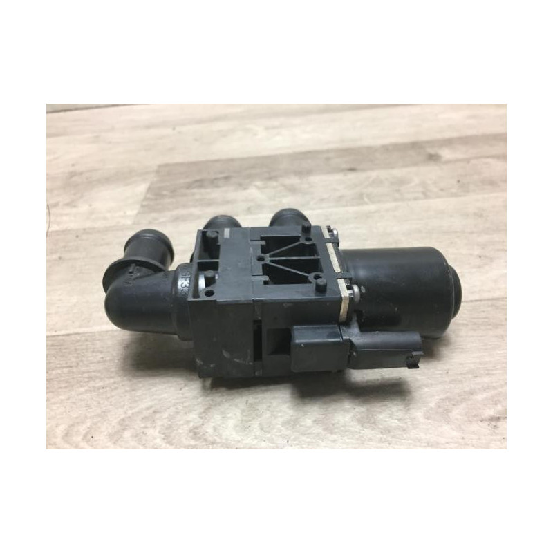 Boitier eau BMW SERIE 5 G30/F90 PHASE 2 d’occasion