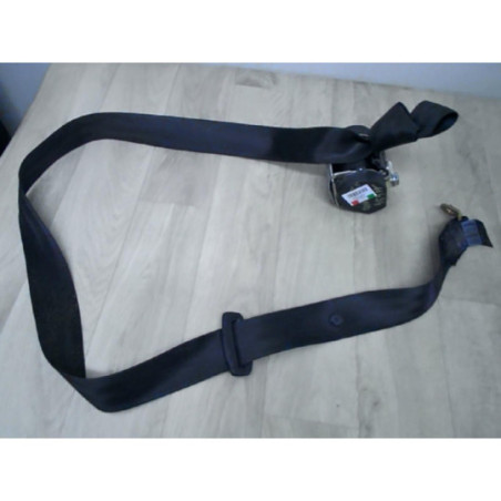 Attache ceinture arriere droit AUDI A4 2 AVANT PHASE 2 BREAK d’occasion