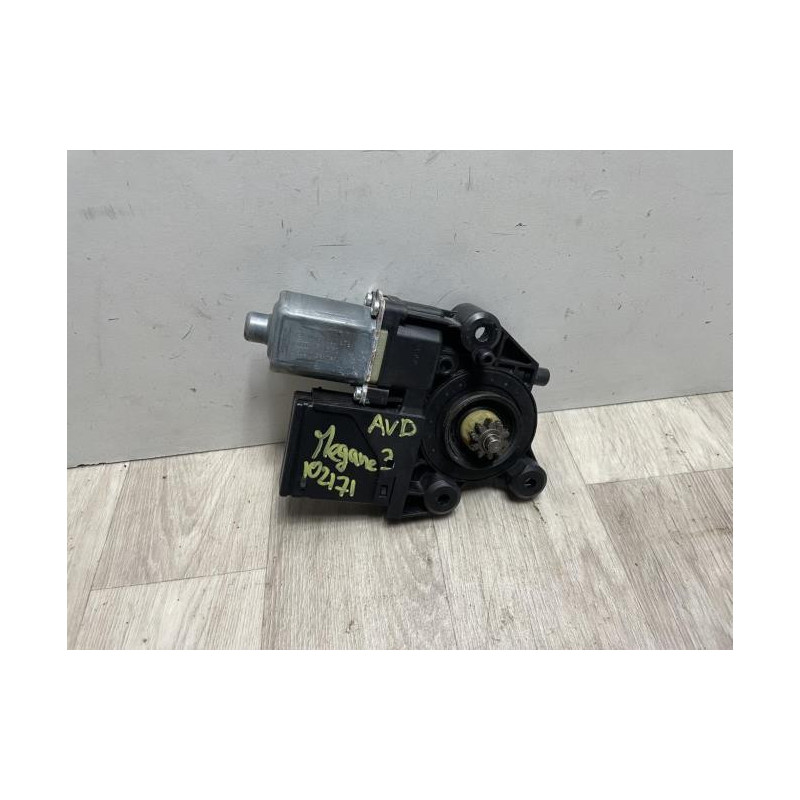 Moteur leve vitre avant droit RENAULT MEGANE 3 PHASE 2 d’occasion