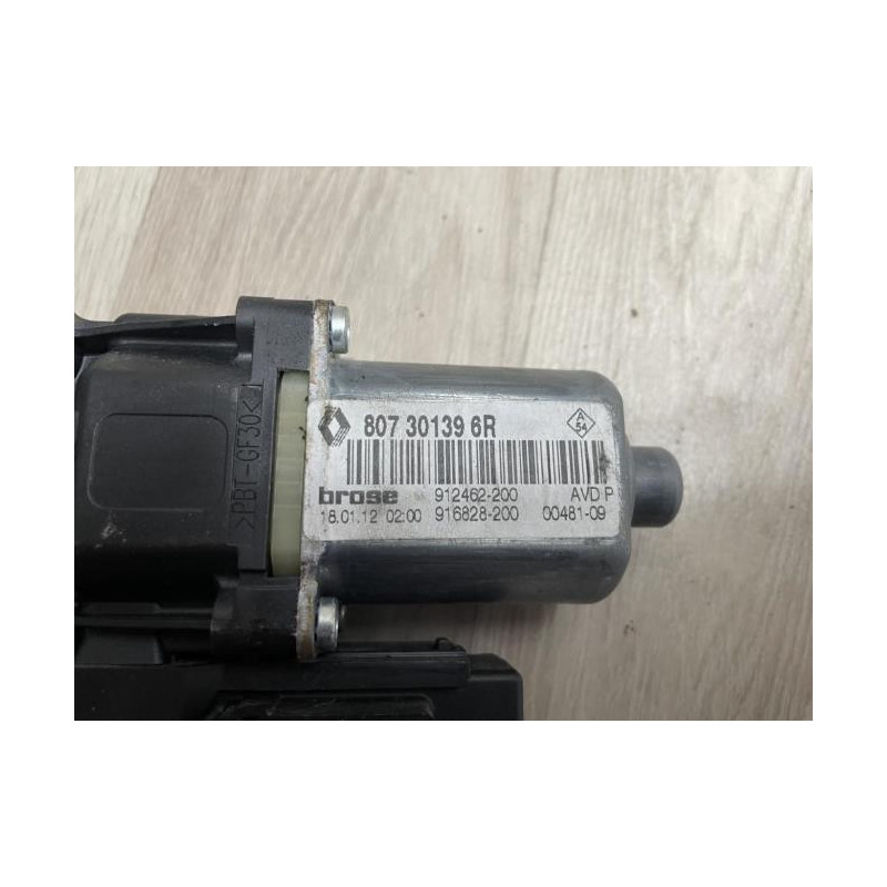 Moteur leve vitre avant droit RENAULT MEGANE 3 PHASE 2 d’occasion