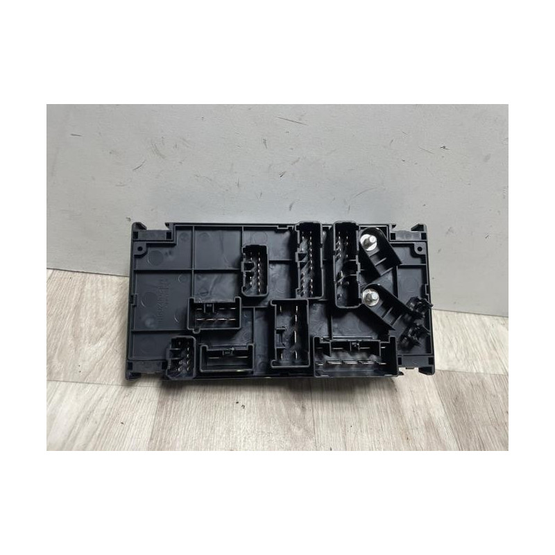 Porte fusible SUBARU IMPREZA 2 d’occasion