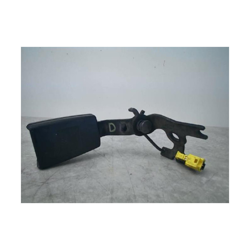 Attache ceinture arriere droit MERCEDES CLASSE E 207 PHASE 1 CABRIOLET d’occasion