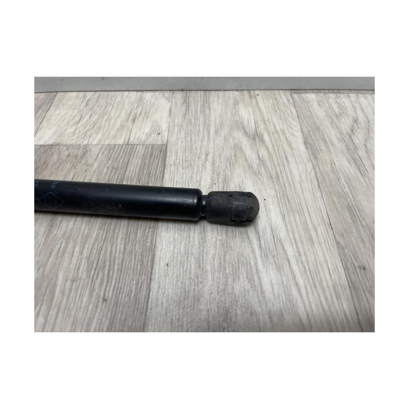 Verin de coffre droit RENAULT CLIO 2 PHASE 2 d’occasion