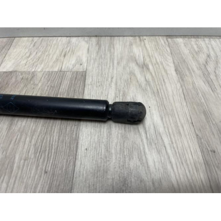 Verin de coffre droit RENAULT CLIO 2 PHASE 2 d’occasion