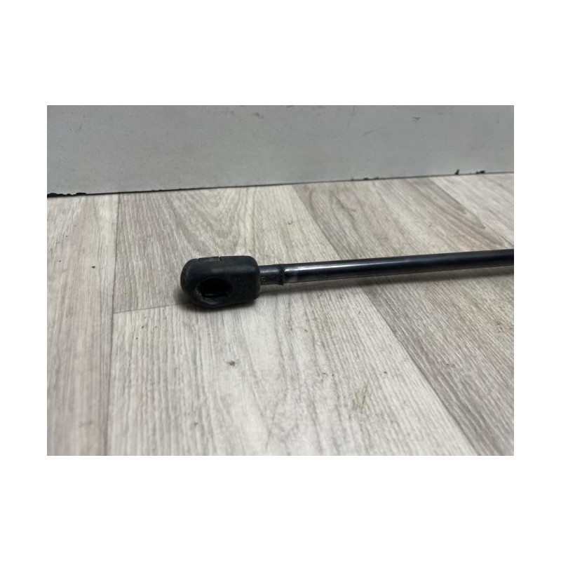 Verin de coffre droit RENAULT CLIO 2 PHASE 2 d’occasion