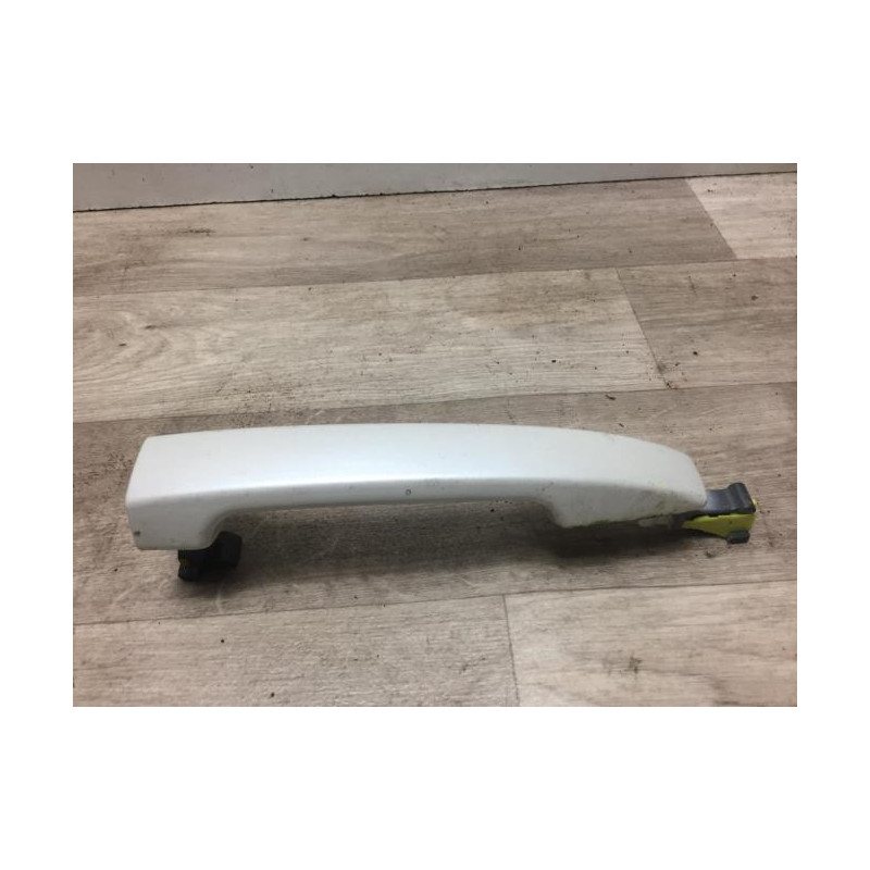 Poignee porte avant droit SUBARU IMPREZA 2 d’occasion