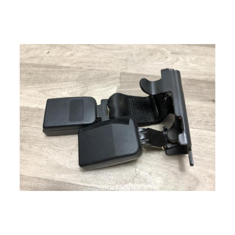 Attache ceinture arriere droit RENAULT LAGUNA 2 PHASE 2 BREAK d’occasion