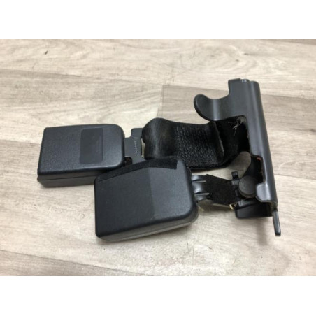 Attache ceinture arriere droit RENAULT LAGUNA 2 PHASE 2 BREAK d’occasion