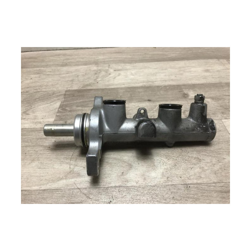 Maitre cylindre (freinage) SUBARU IMPREZA 2 d’occasion