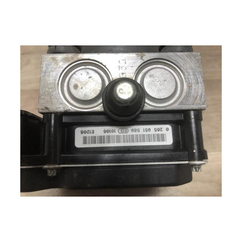 Bloc ABS (freins anti-blocage) SUBARU IMPREZA 2 d’occasion