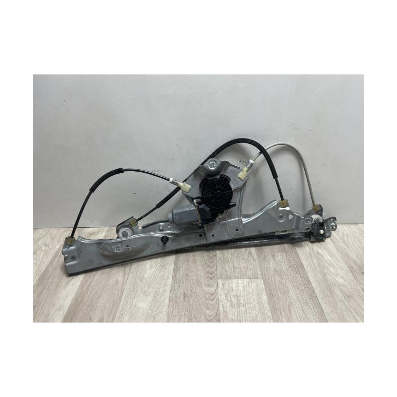 Leve vitre electrique arriere gauche RENAULT CLIO 3 PHASE 1 d’occasion