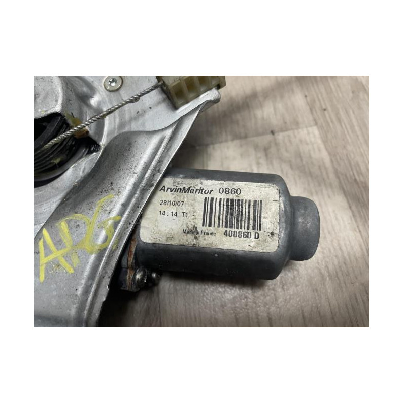 Leve vitre electrique arriere gauche RENAULT CLIO 3 PHASE 1 d’occasion