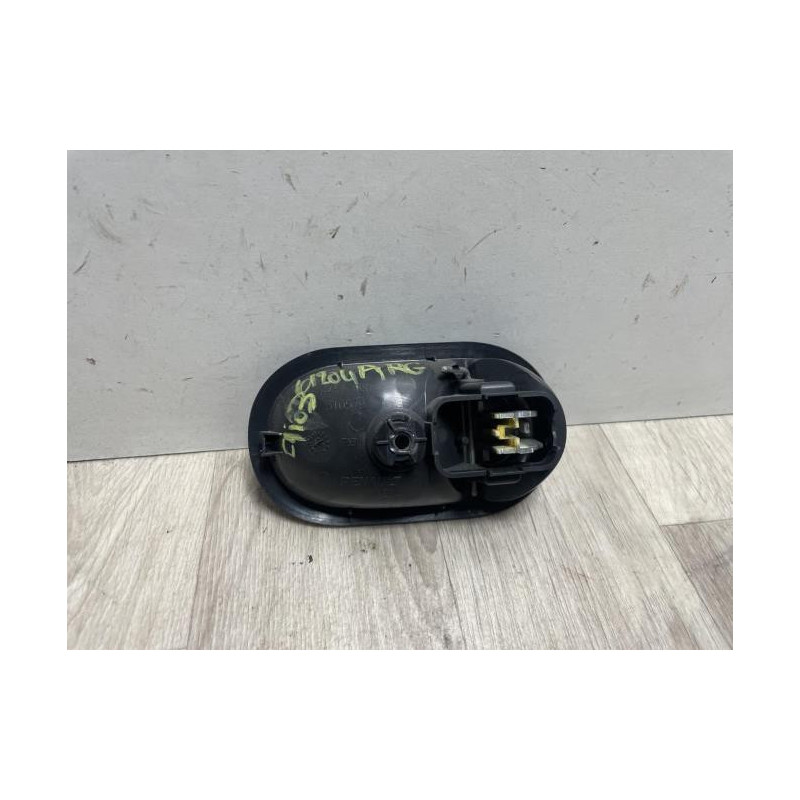 Poignee interieur arriere gauche RENAULT CLIO 3 PHASE 1 d’occasion