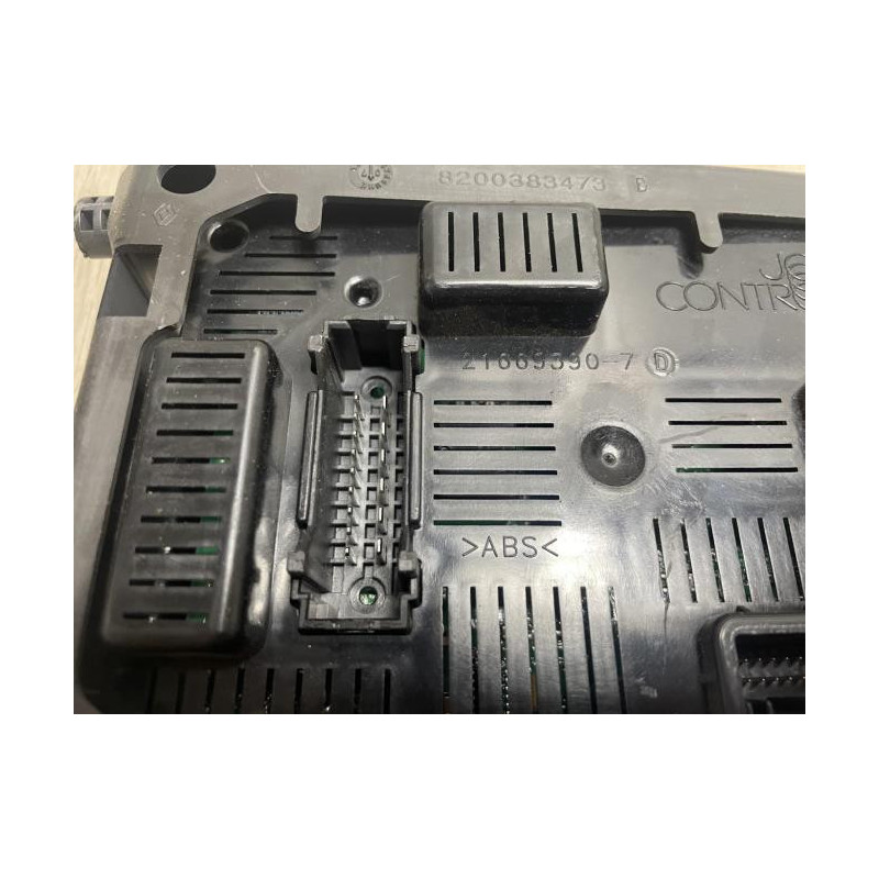 Boitier servitude moteur (BSM) RENAULT CLIO 3 PHASE 1 d’occasion