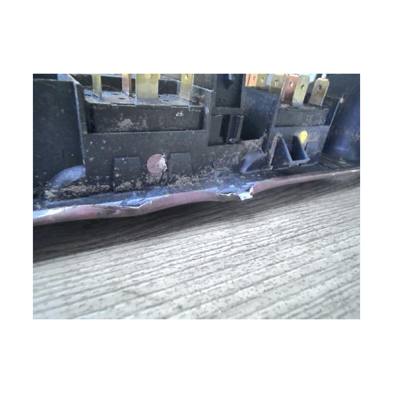 Interrupteur de leve vitre avant gauche AUDI A8 1 PHASE 2 d’occasion