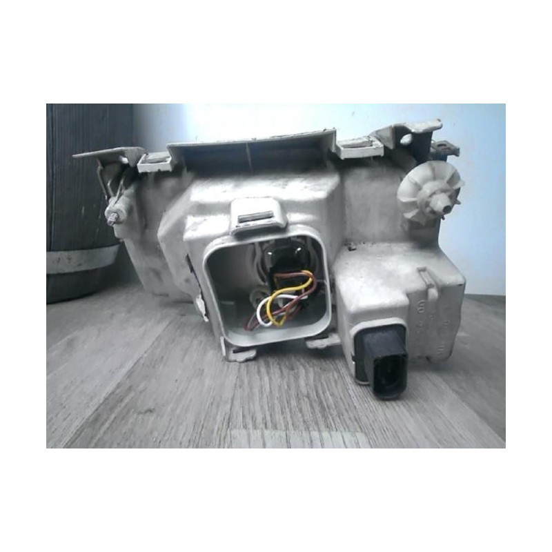 Optique avant principal droit (feux)(phare) VOLKSWAGEN POLO 3 PHASE 1 d’occasion