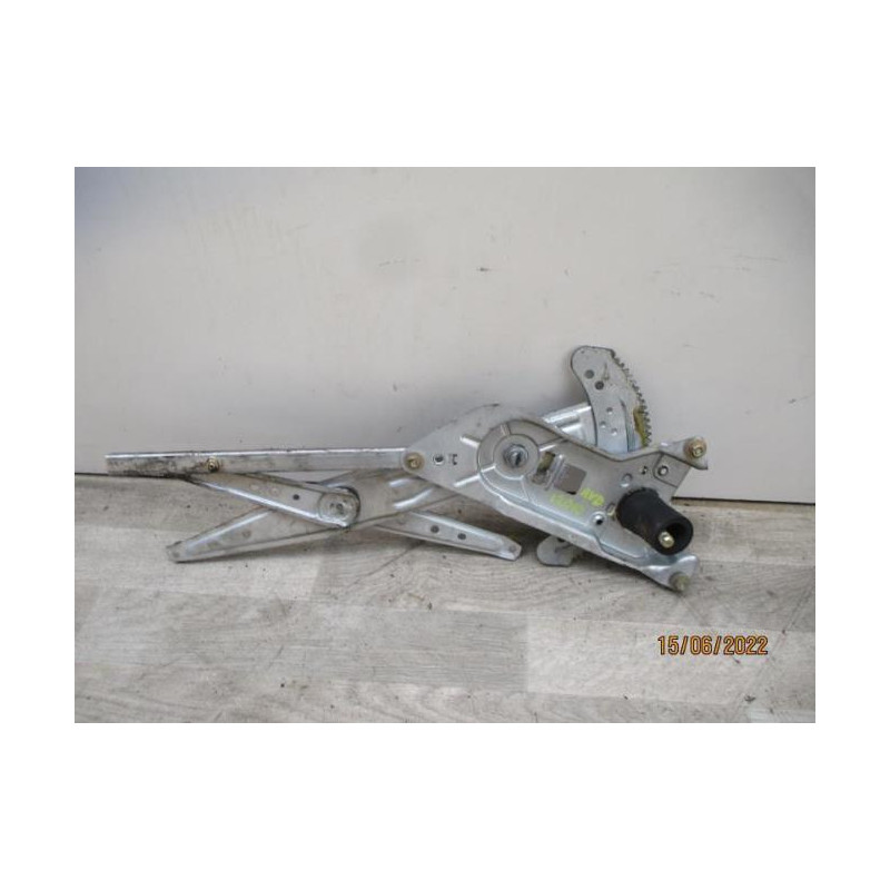 Leve vitre mecanique avant droit RENAULT KANGOO 1 PHASE 1 d’occasion