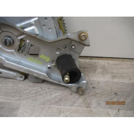 Leve vitre mecanique avant droit RENAULT KANGOO 1 PHASE 1 d’occasion