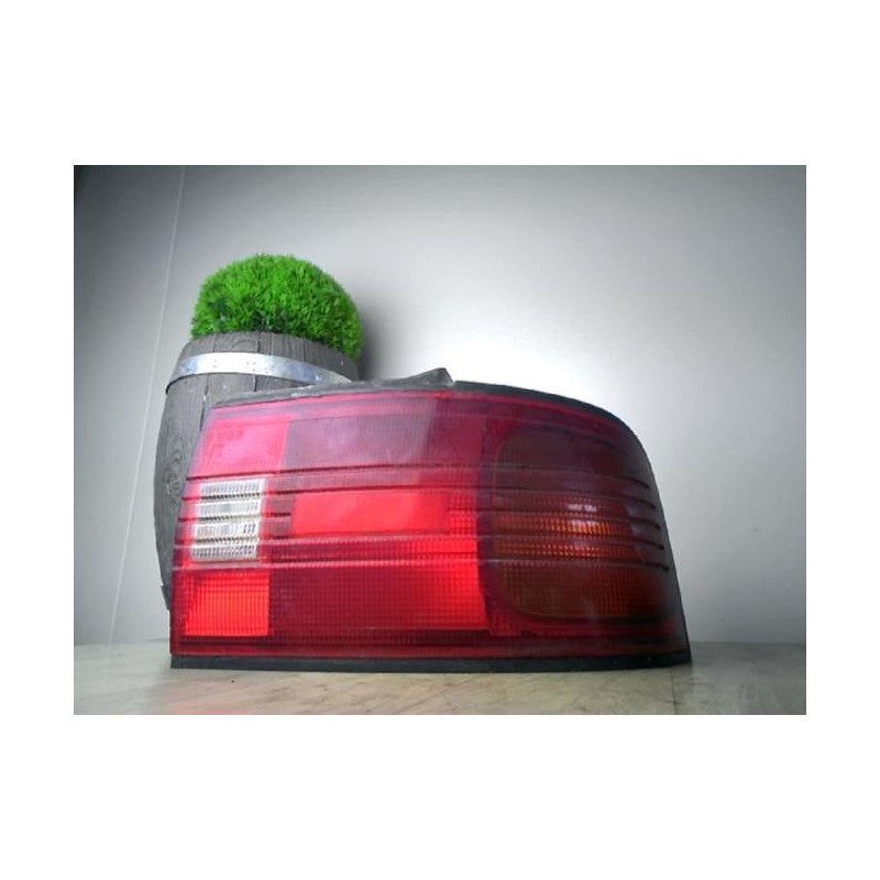 Feu arriere principal droit (feux) MAZDA 323 4 PHASE 1 d’occasion