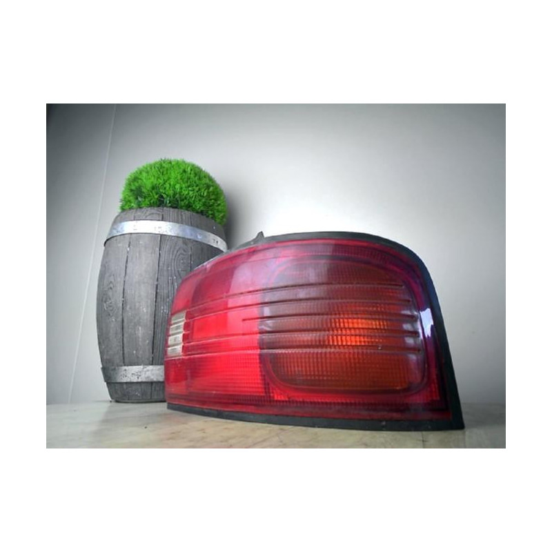 Feu arriere principal droit (feux) MAZDA 323 4 PHASE 1 d’occasion