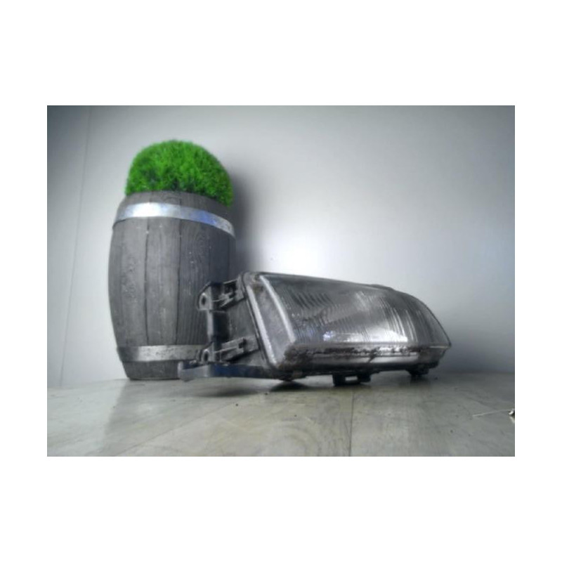 Optique avant principal droit (feux)(phare) MAZDA 323 4 PHASE 1 d’occasion