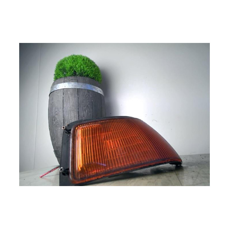 Optique avant secondaire droit (feux)(clignotant) MAZDA 323 4 PHASE 1 d’occasion