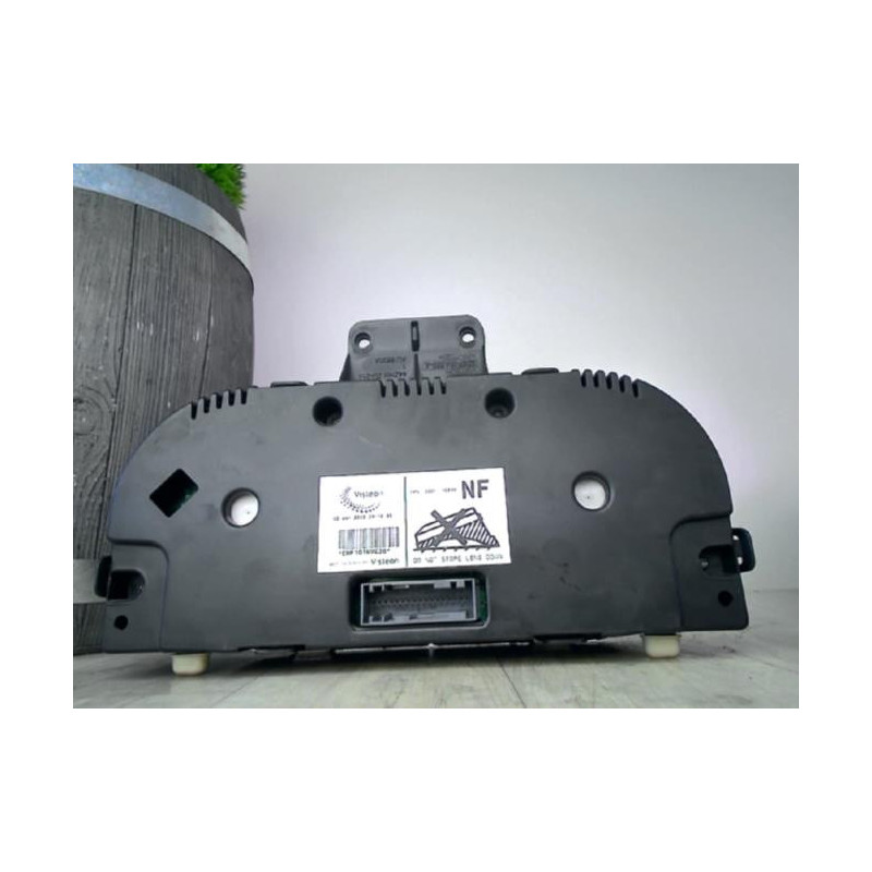 Compteur FORD FIESTA 5 PHASE 1 d’occasion