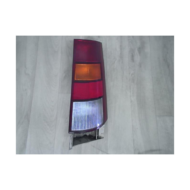 Feu arriere principal droit (feux) RENAULT SUPER 5 d’occasion