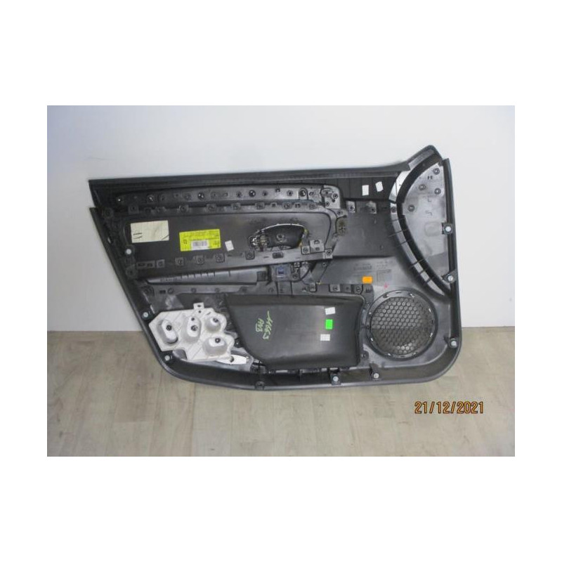 Panneau de porte avant droit RENAULT LAGUNA 3 PHASE 1 d’occasion