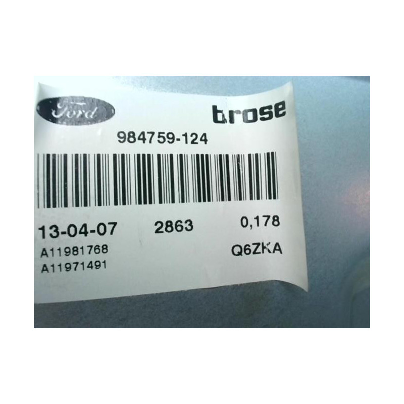 Leve vitre electrique avant droit FORD FOCUS 2 PHASE 1 d’occasion