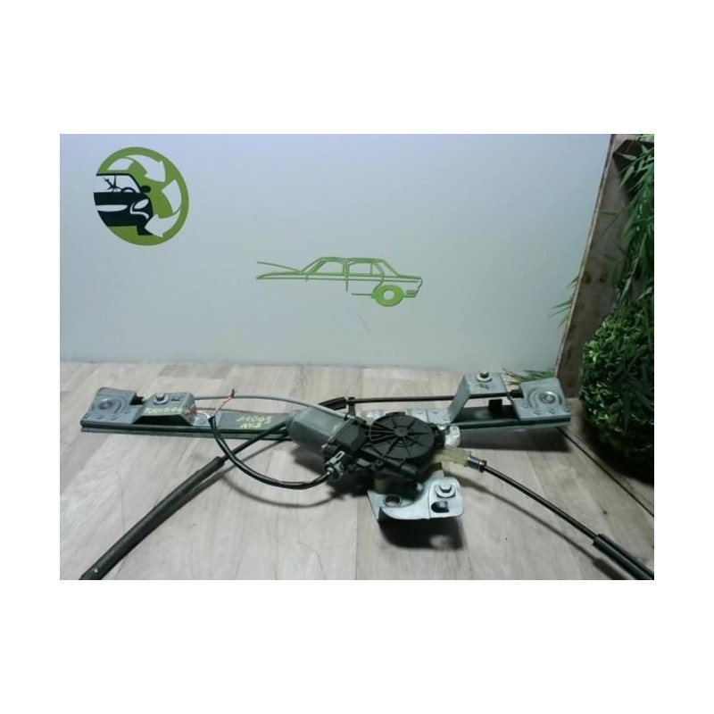 Leve vitre electrique avant droit RENAULT KANGOO 2 PHASE 1 d’occasion