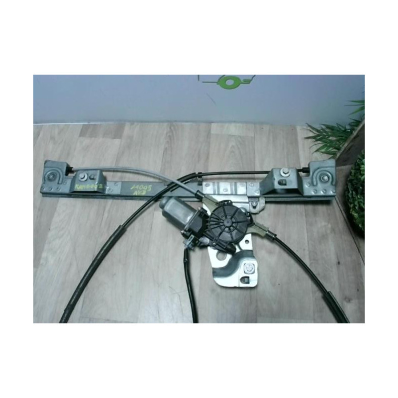 Leve vitre electrique avant droit RENAULT KANGOO 2 PHASE 1 d’occasion